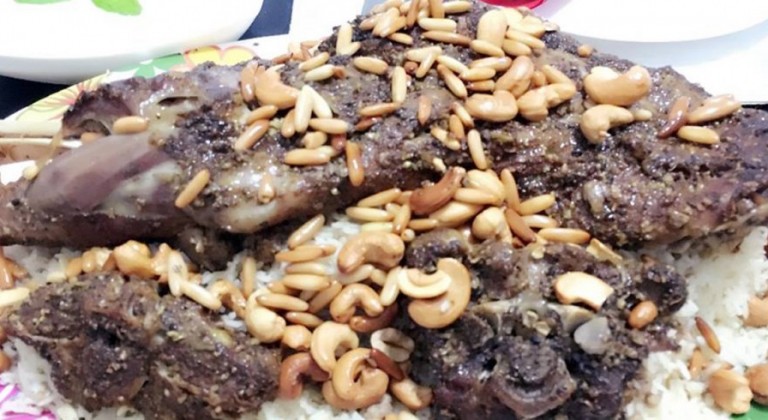 كتف خروف مشوية مع الأرز