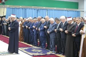 عباس يؤدي صلاة العيد في مسجد التشريفات بمقر الرئاسة