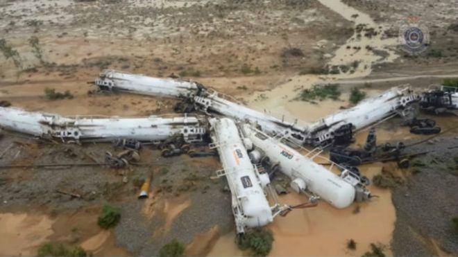 استراليا: خروج قطار  شحن عن سكته يحمل 200 ألف لتر من حامض  الكبريتيك