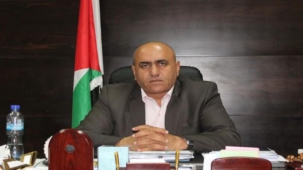 الكشف عن سبب تواجد محافظ نابلس في قطاع غزة