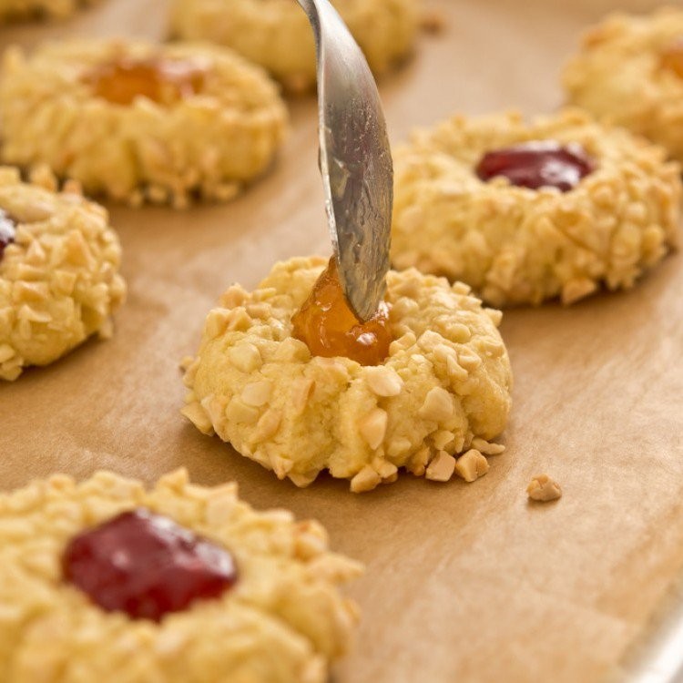 كوكيز المكسرات بالمربى