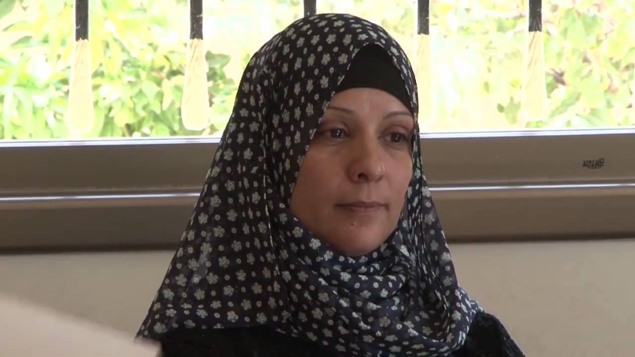 والدة الشهيد مهند الحلبي تتلقى بلاغ استدعاء لمحكمة سالم العسكرية