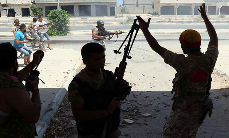 محدث: القوات الموالية لحفتر تعلن السيطرة على موانئ نفطية رئيسية في ليبيا