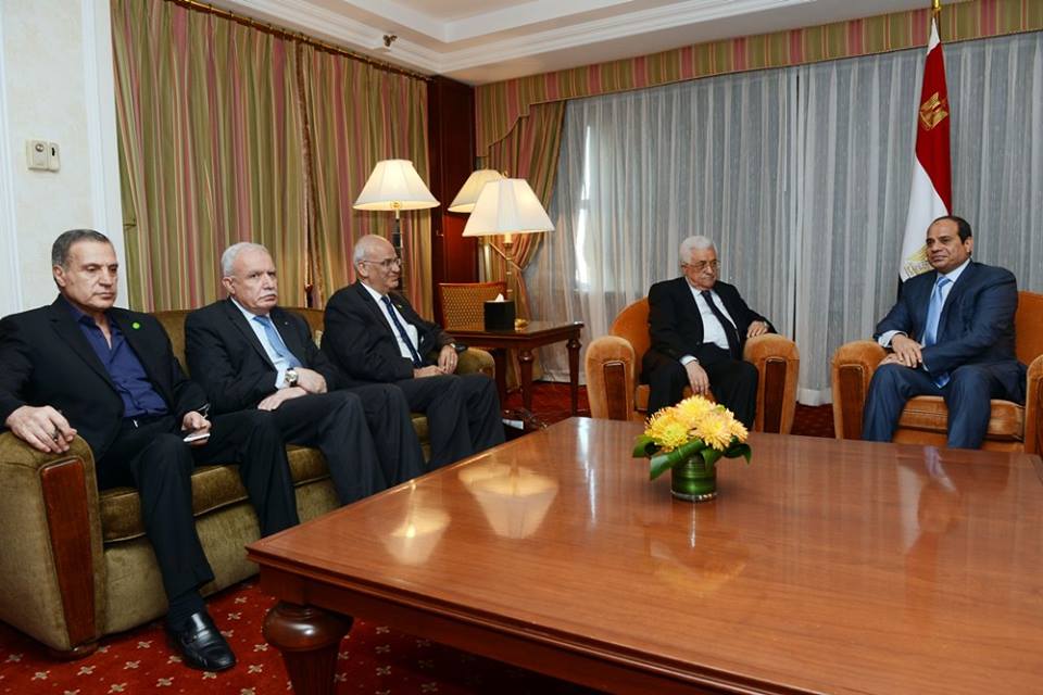السيسى يؤكد للـرئيس "أبو مازن" أهمية عودة السلطة الفلسطينية لقطاع غزة ويوضح "تأمين الحدود"