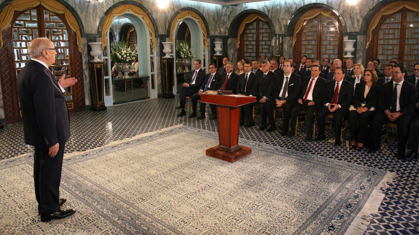 الحكومة التونسية الجديدة تؤدي اليمن في قصر قرطاج