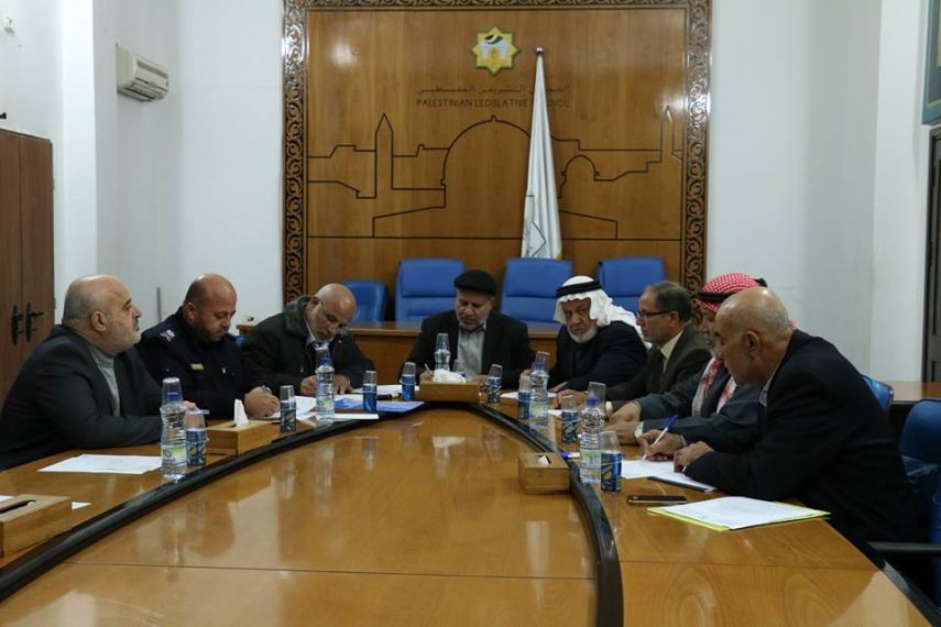 "الأمن والداخلية" بالتشريعي تعقد جلسة استماع للواء أبو نعيم