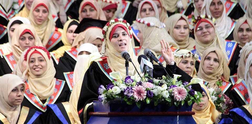 العمادي يقدم منحة لـ" 516" طالباً وخريجاً من الجامعة الإسلامية