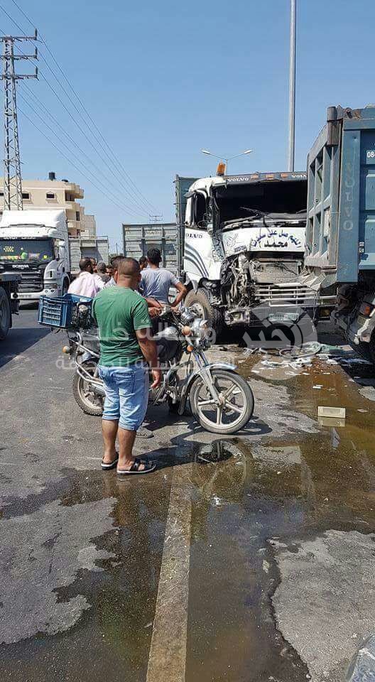 حادث سير بين شاحنتين على طريق صلاح الدين