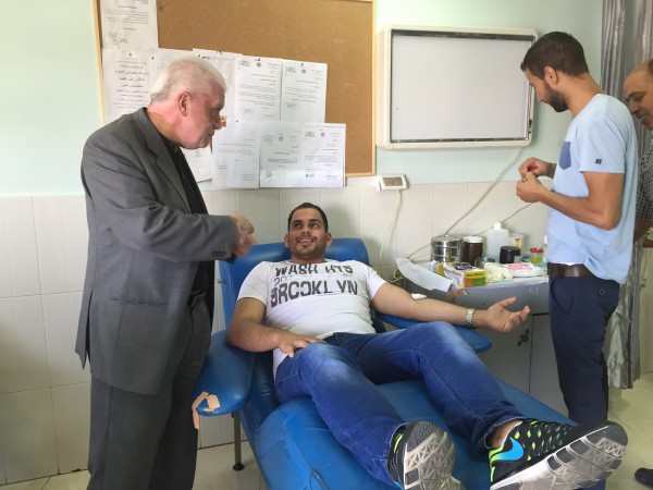 "إيد بإيد".. حملة تبرع بالدم نظمتها الكلية العصرية برام الله