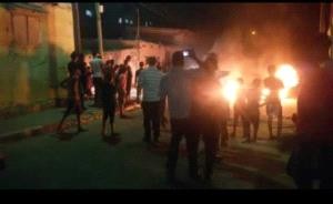 عشرات المتظاهرين بغزة احتجاجاً على انقطاع الكهرباء والمياه