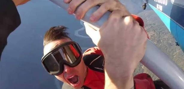 مقتل نجم كندي أثناء تصوير "فيديو كليب" على طائرة