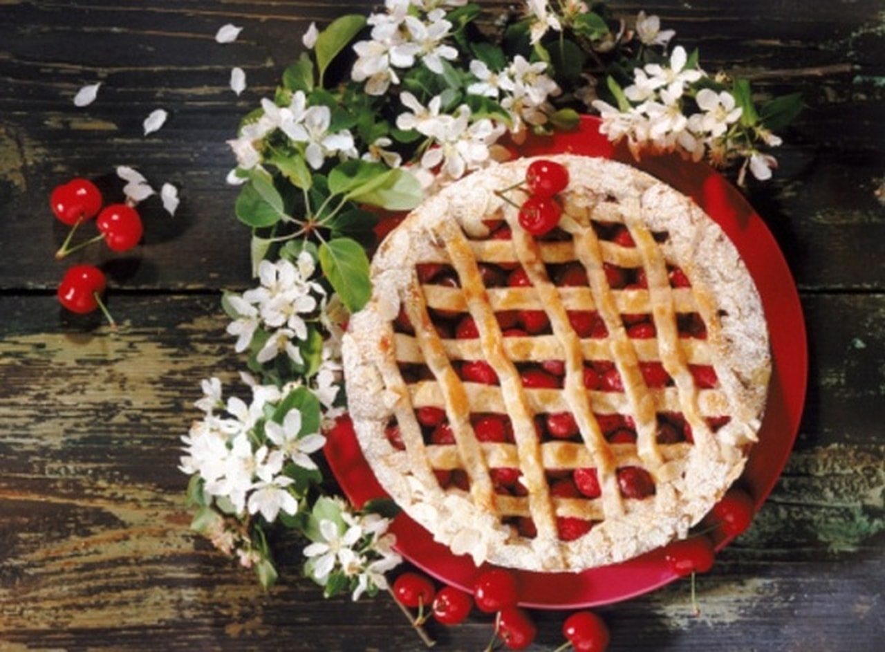 وصفة لعيد الحب : تارت بالفراولة والكرز