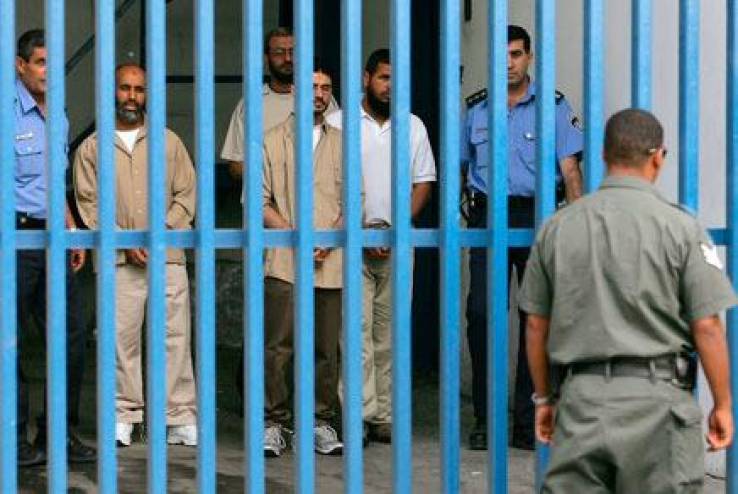 الاحتلال يصدر 23 أمر اعتقال إداري بحق أسرى
