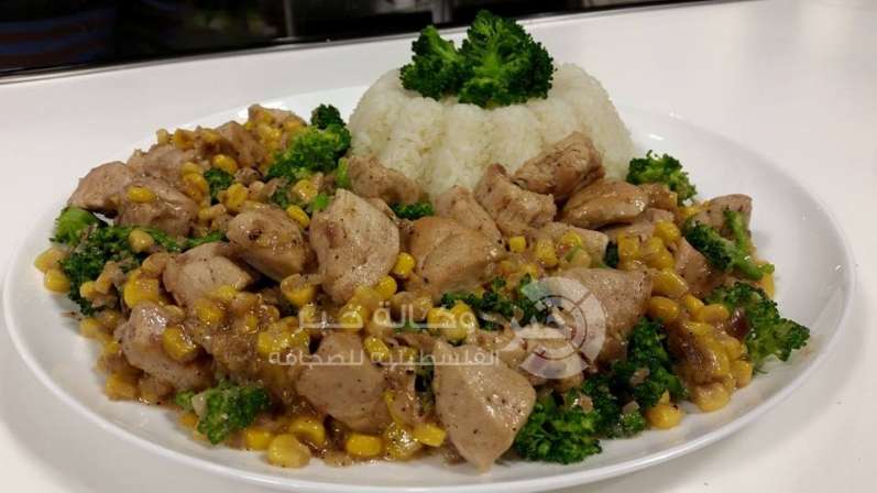مكعبات الدجاج بالذرة والكريمة