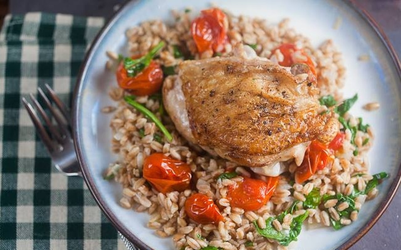 دجاج بالفريك والطماطم