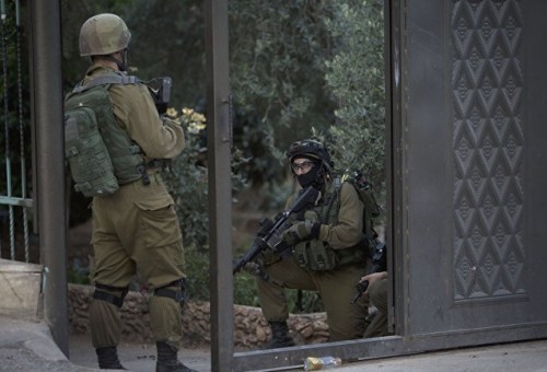 "بتسيلم": الاحتلال يعاقب حوالي 40 ألف فلسطيني في القدس