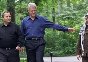 بيل كلينتون: "قتلت نفسي من أجل دولة فلسطين"