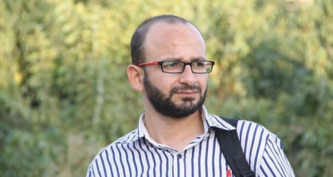 محاكم الاحتلال تمدد اعتقال الأسير الصحفي سامي الساعي