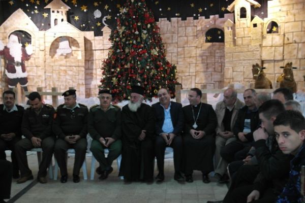 محافظة وشرطة جنين تقدمان التهنئة بمناسبة عيد الميلاد المجيد