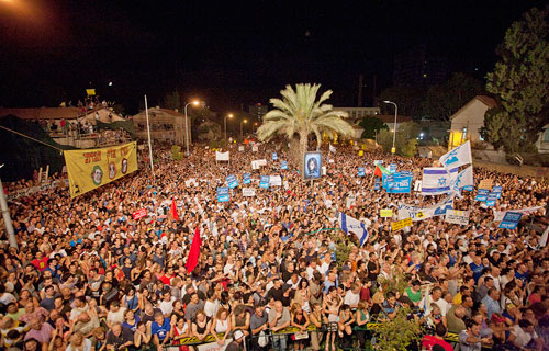 استدعوني إلى مكتب رئيس الوزراء وعـرضـوا عـلـيّ «الرشـوة الـسـيـاسـيـة»