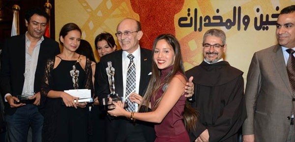بالصور: تكريم نيللي كريم في حفل"اختار حياتك دون ادمان".