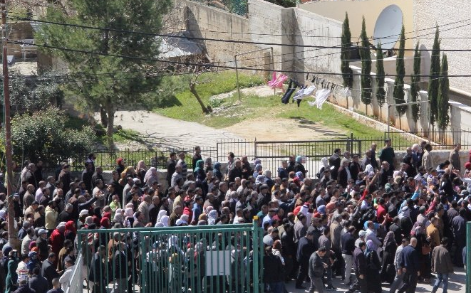 صور .. آلاف المعلمين يحتشدون في رام الله للمطالبة بحقوقهم