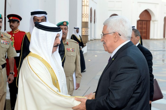 الرئيس بشكر ملك البحرين على منحه القلادة الخليفية السامية 