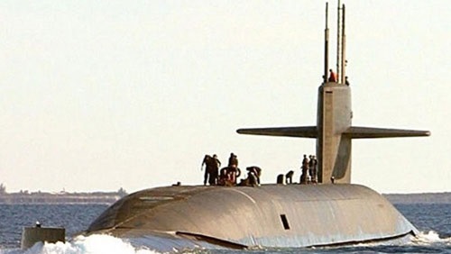 غواصة نووية أمريكية تصطدم بسفينة إمدادات قرب ولاية واشنطن