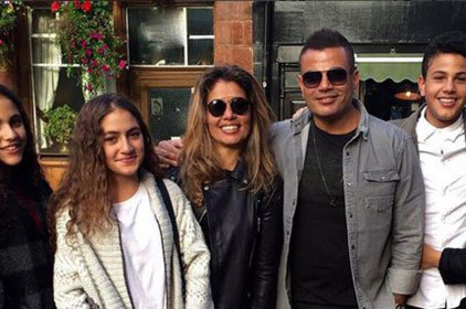 هكذا احتفلت أسرة عمرو دياب بعيد ميلاده