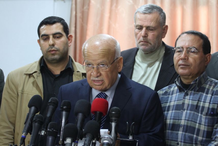 قيادات فتح تخرج عن صمتها ..الأغا: نرفض أن يكون تمثيل غزة في المؤتمر السابع هامشياً