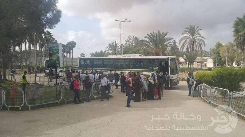 محدث مراسلنا: فتح البوابة المصرية لمعبر رفح ومغادرة 5 حافلات في سابع أيام عمله استثنائياً