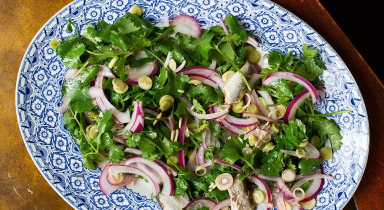 سلطة السردين وعشبة الليمون