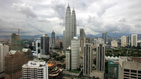 السلطات الماليزية تعتقل 9 متشددين على صلة بهجوم تبنته داعش