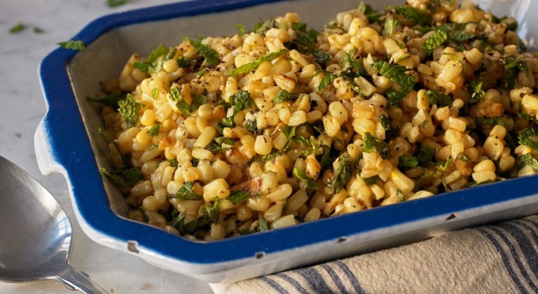 الذرة المحمصة بالنعناع الطازج