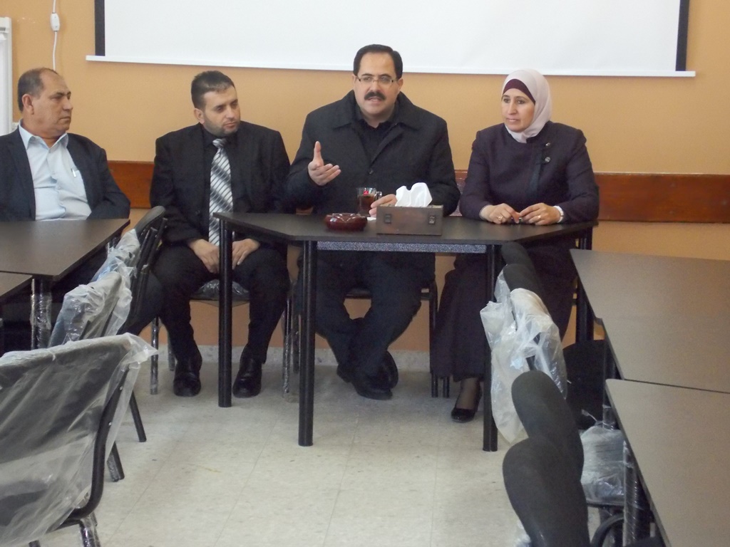 صيدم يطلع وفد مقدسي على جهود الوزارة في دعم التعليم بالقدس