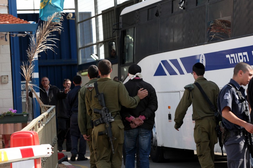 بالأسماء: الاحتلال يمدد الاعتقال الإداري بحق 28 أسيراً