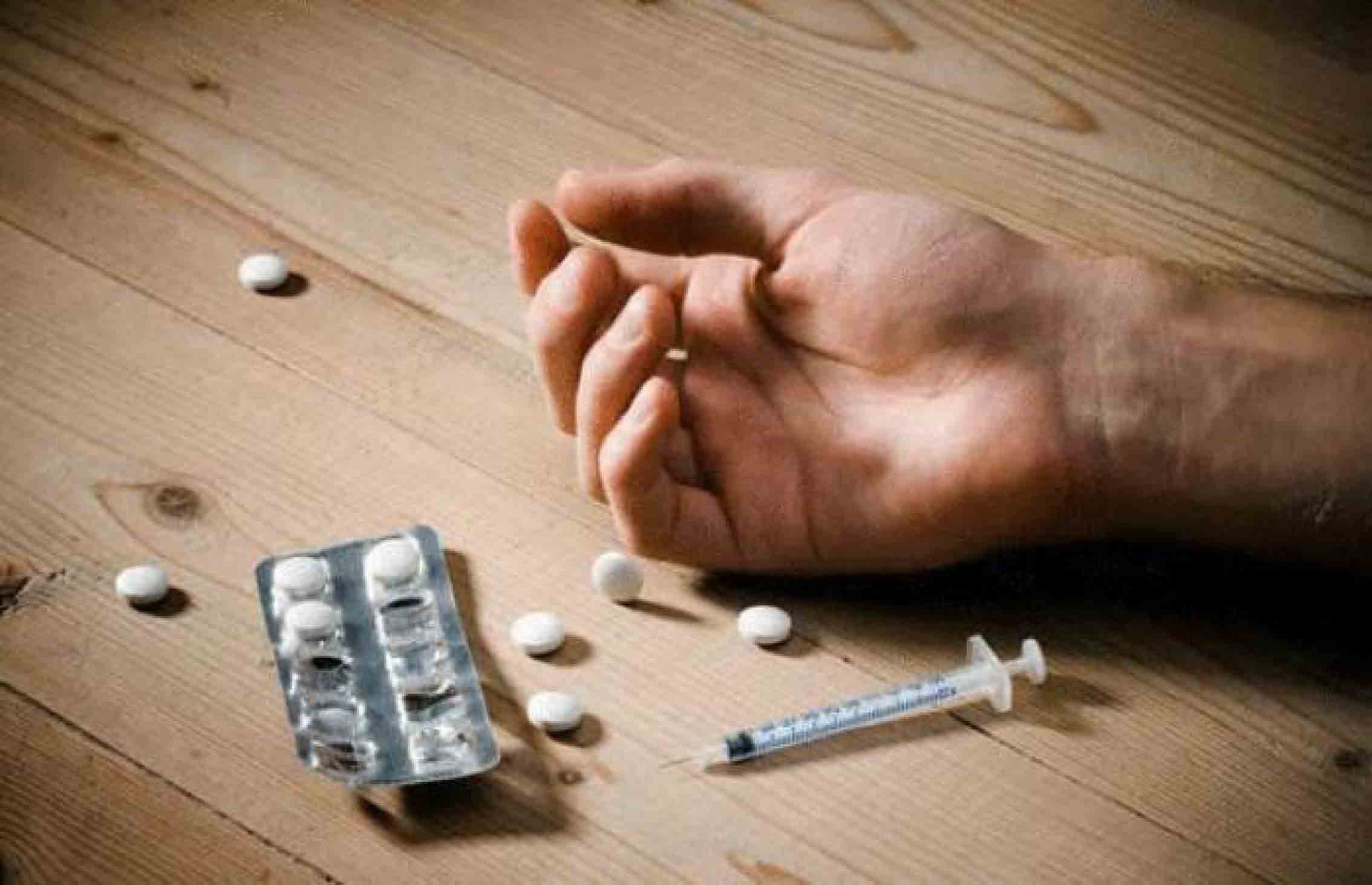 الحكم على متهم بتعاطي المخدرات مع قاصر بـ "الأشغال الشاقة المؤبدة"