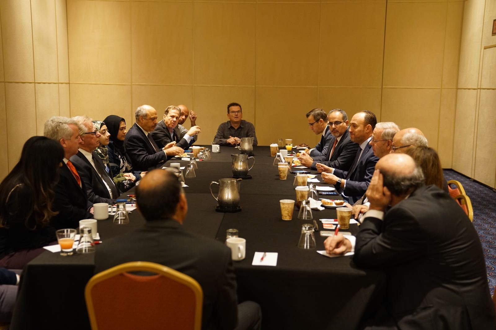  زملط يجتمع بمرشحي الأحزاب الأميركية في شيكاغو