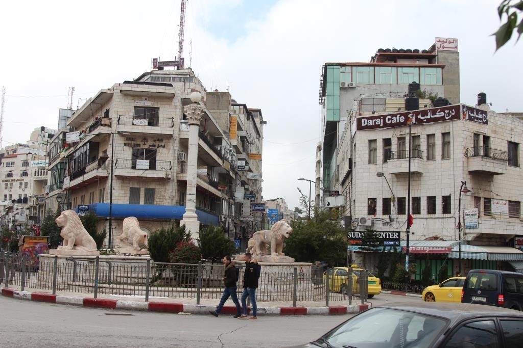 فيديو: من هي الشخصية التي تود لقائها بشوارع مدينة رام الله؟!