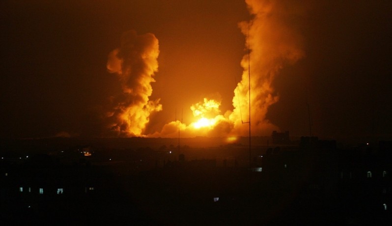 محدث: الطيران الإسرائيلي يشنّ غارات على أهداف مختلفة بغزّة