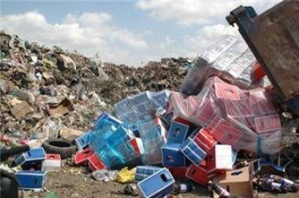 الاحتلال يغلق مكب النفايات في قرية روجيب شرق نابلس