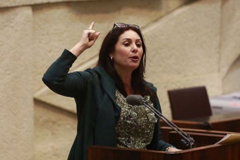 انسحاب وزيرة إسرائيلية من احتفال بسبب كلمات الشاعر محمود درويش