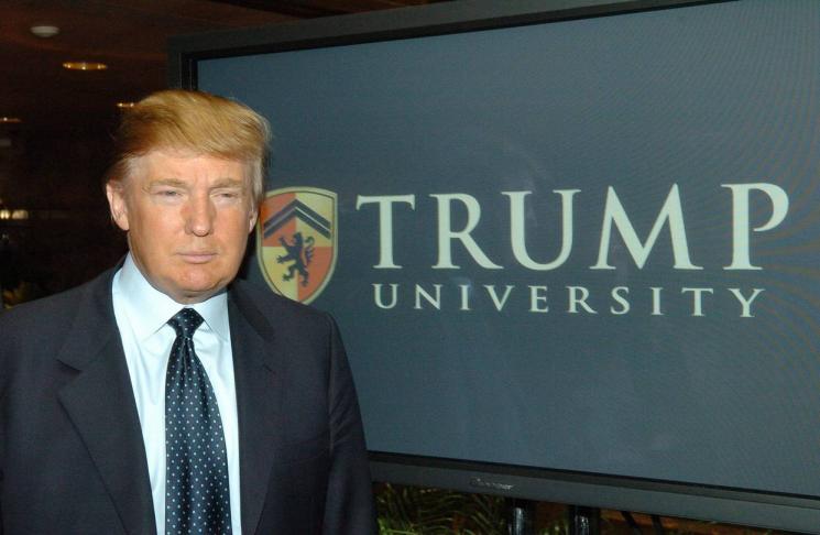 "ترامب" يغلق 4 شركات له على صلة بأعمال مع السعودية