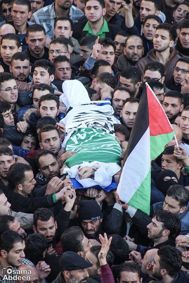 بالصور : الخليل تشيع جثمان أبنها "ارشيد" لمثواه الاخير