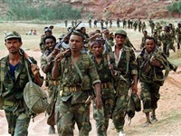 مقتل 7 جنود صوماليين في هجوم لحركة الشباب على بلدة قرب كينيا