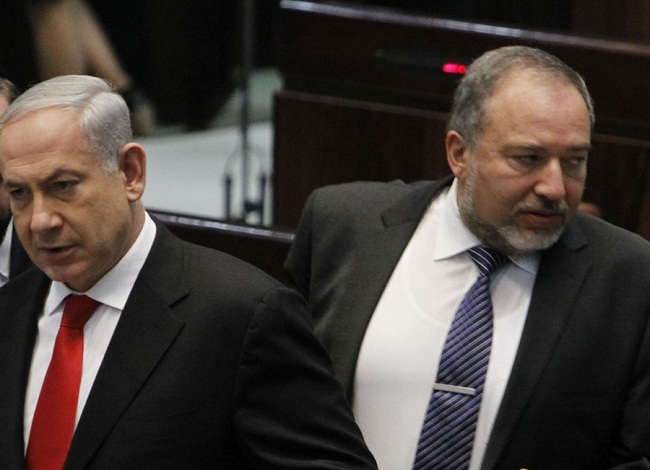 موقع عبري: القيادة السياسية لم تعطي الأوامر بضرب أهداف استراتيجية تخوفاً من إثارة حماس