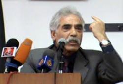 بالفيديو : ابو النجا يشن هجوماً عنيفاً على كتبة التقارير وقطع رواتب الفتحاويين في غزة