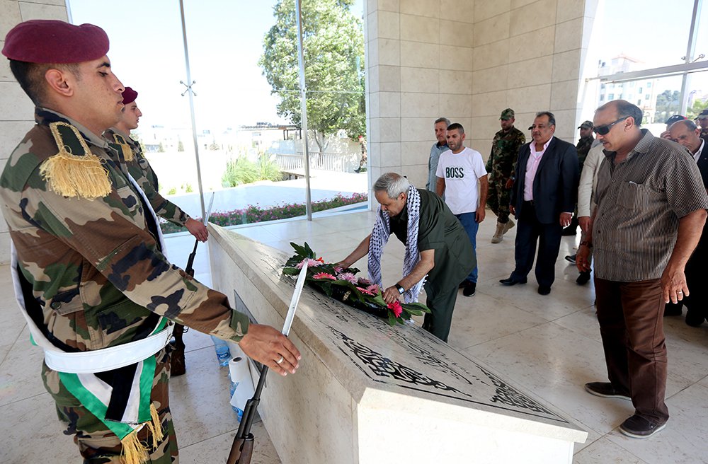 الاحتلال يُفرج عن اللواء سواعده بعد اعتقال دام 15 عاماً