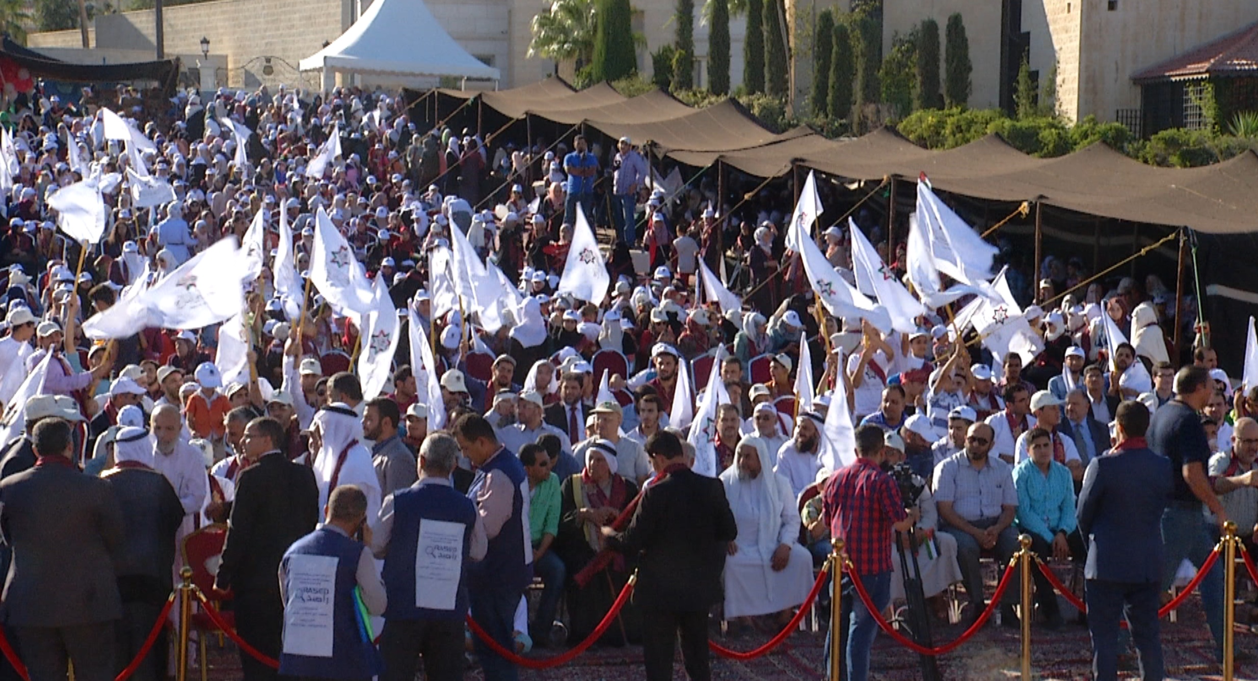 بالصور.. التحالف الوطني يشهر قوائمه الانتخابية بالأردن