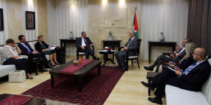 الحمد الله يبحث مع ممثل الاتحاد الأوروبي سبل تعزيز إقامة مشاريع تنموية